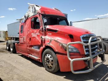  Salvage Freightliner Cascadia 1