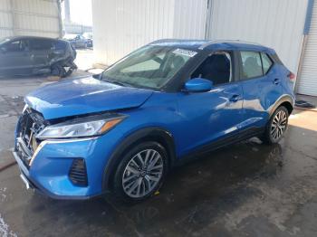  Salvage Nissan Kicks