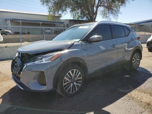  Salvage Nissan Kicks