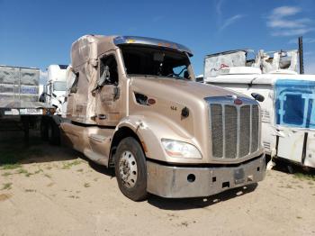  Salvage Peterbilt 579