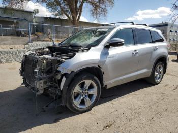  Salvage Toyota Highlander