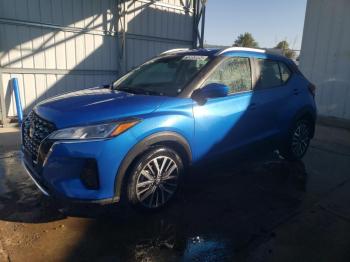  Salvage Nissan Kicks