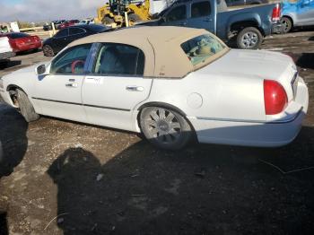  Salvage Lincoln Towncar