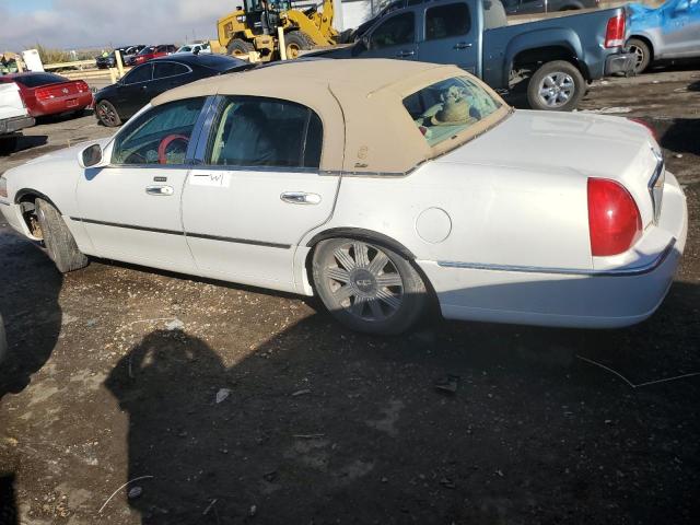  Salvage Lincoln Towncar