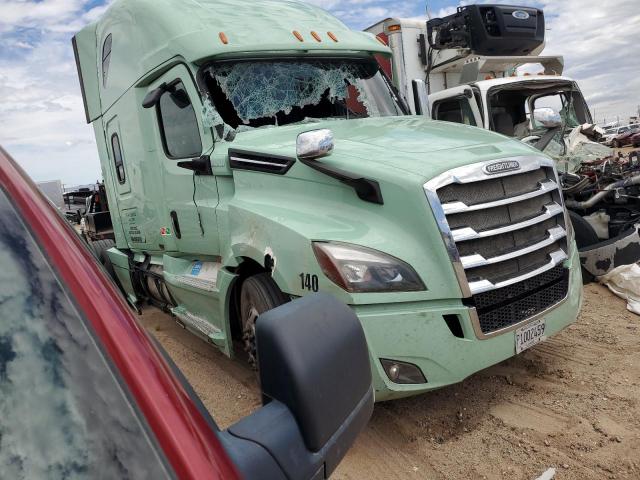  Salvage Freightliner Cascadia 1