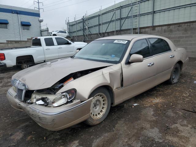  Salvage Lincoln Towncar