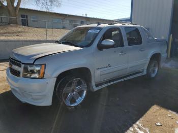  Salvage Chevrolet Avalanche