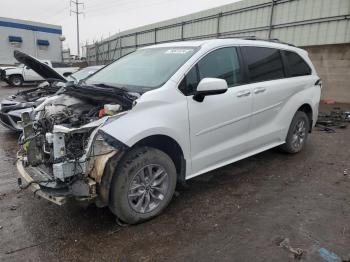  Salvage Toyota Sienna