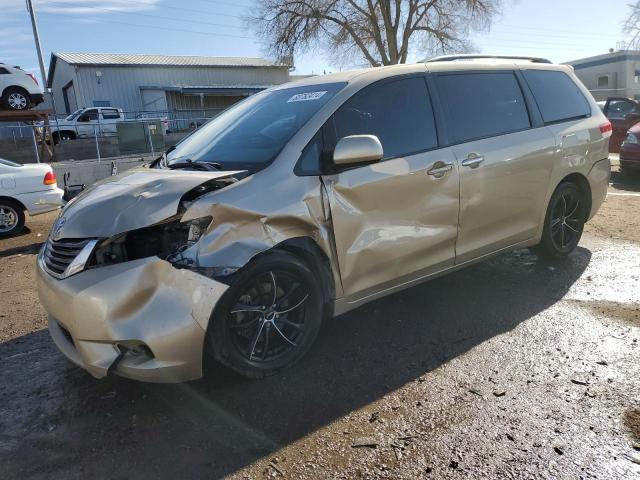  Salvage Toyota Sienna