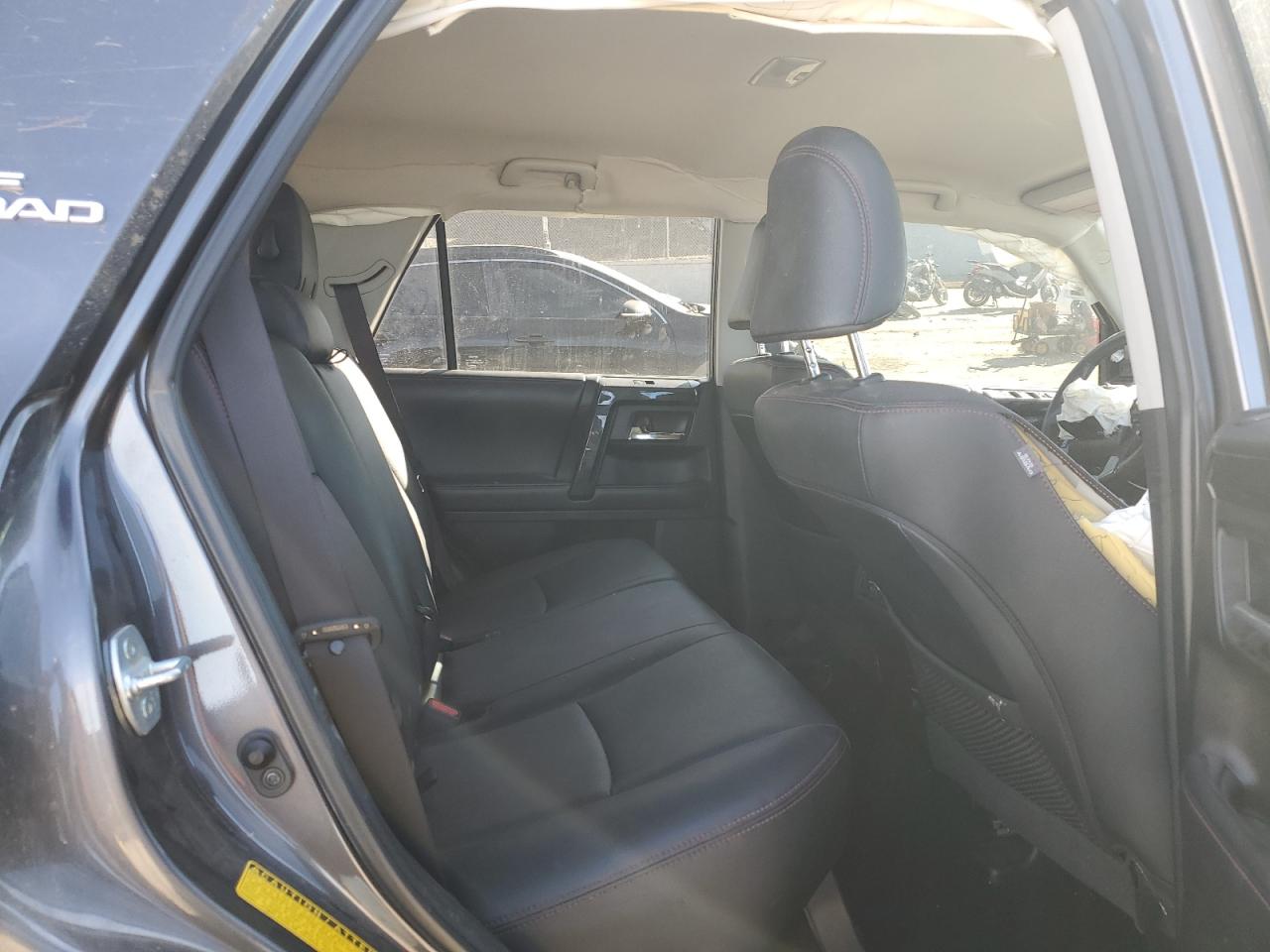 Toyota 4Runner Sr5 Image 3