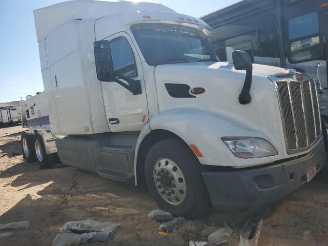  Salvage Peterbilt 579