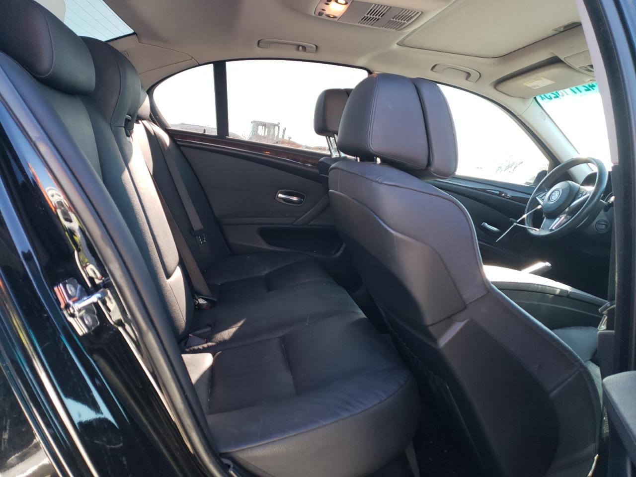 BMW 5 Series I Image 10