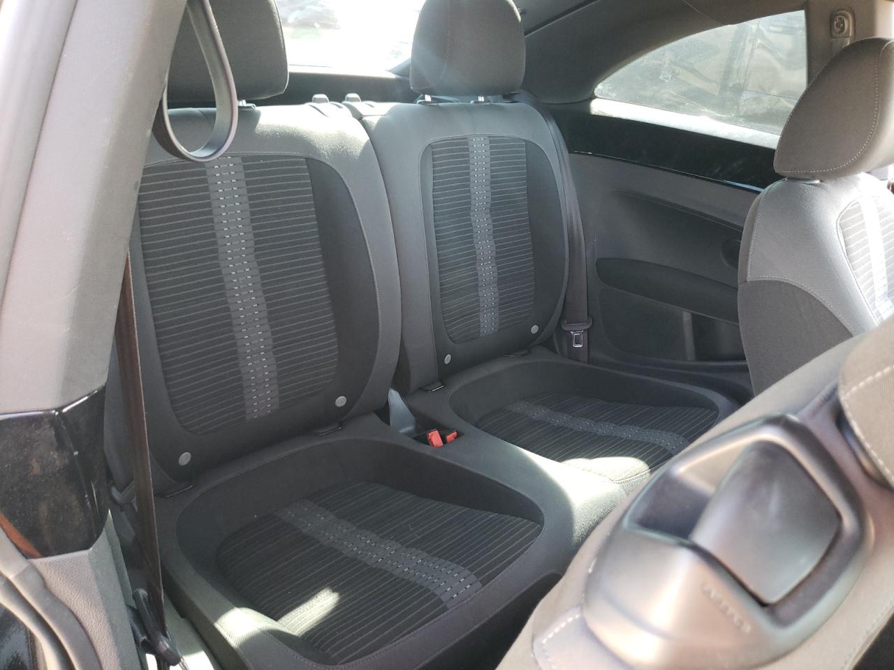 Volkswagen Beetle Turbo Image 8