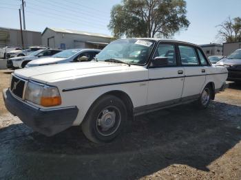  Salvage Volvo 244