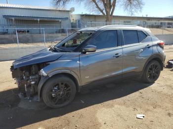  Salvage Nissan Kicks