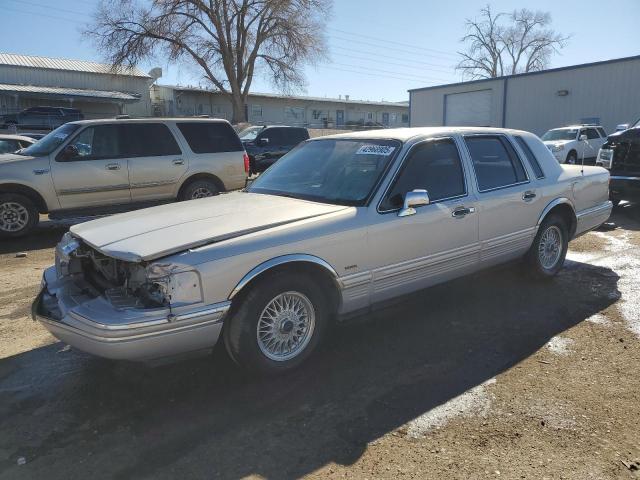  Salvage Lincoln Towncar