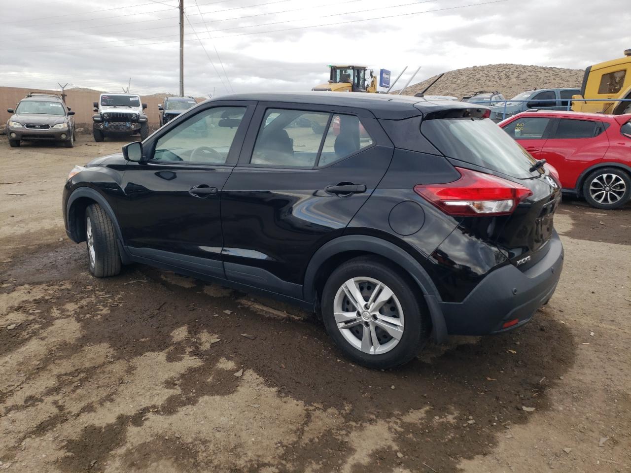 Nissan Kicks S Image 2