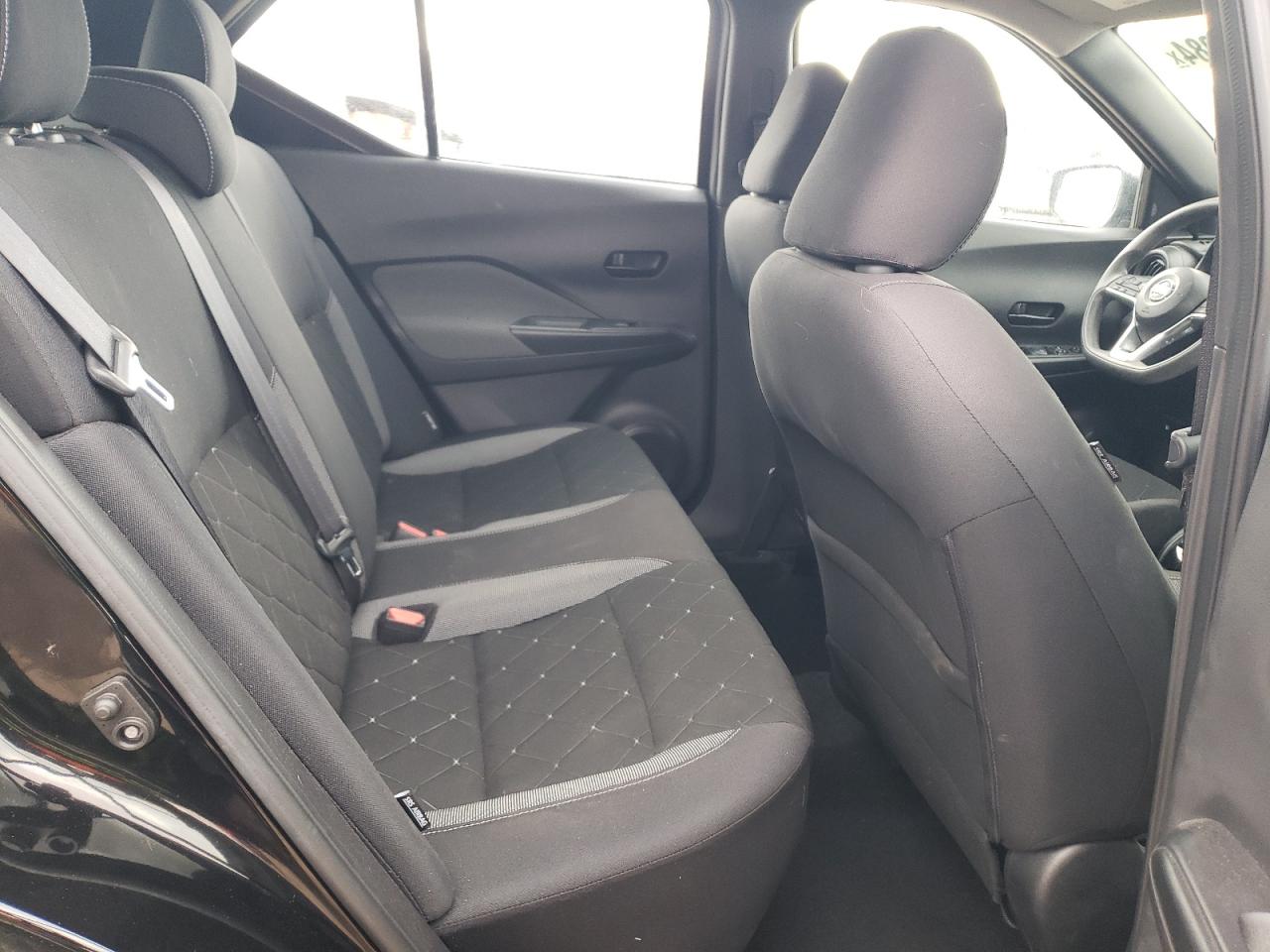 Nissan Kicks S Image 12