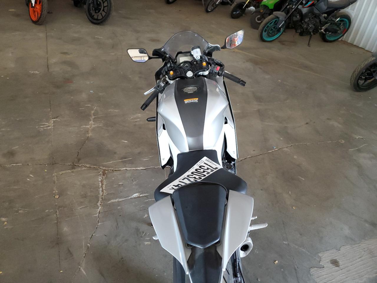 Yamaha Yzfr7 Image 3