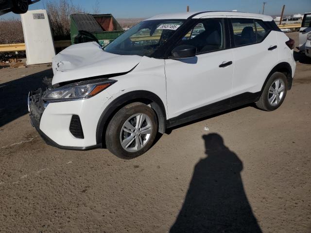  Salvage Nissan Kicks