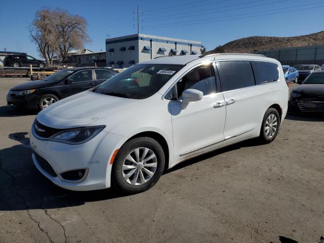  Salvage Chrysler Pacifica