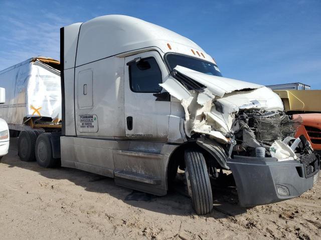  Salvage Freightliner Cascadia 1