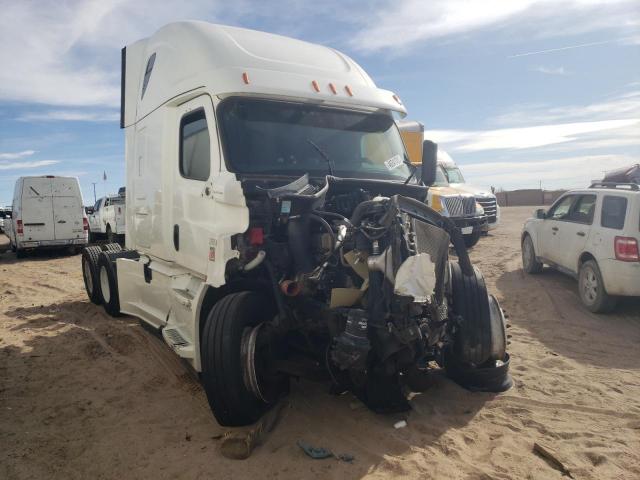  Salvage Freightliner Cascadia 1