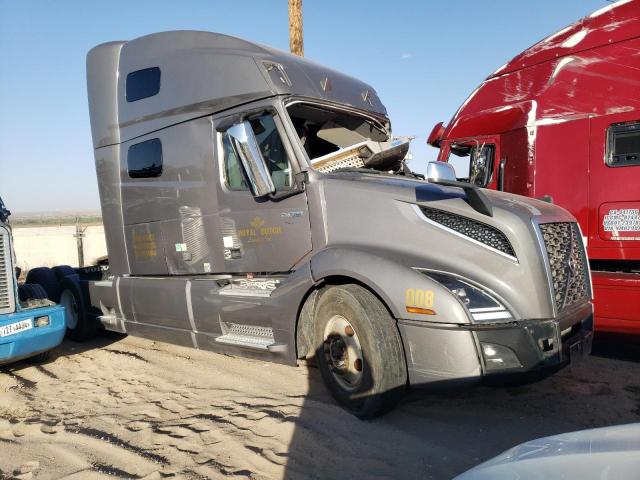  Salvage Volvo Vnl