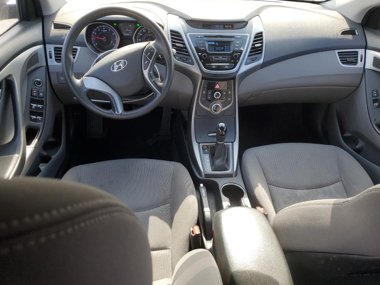 Hyundai ELANTRA Se Image 5