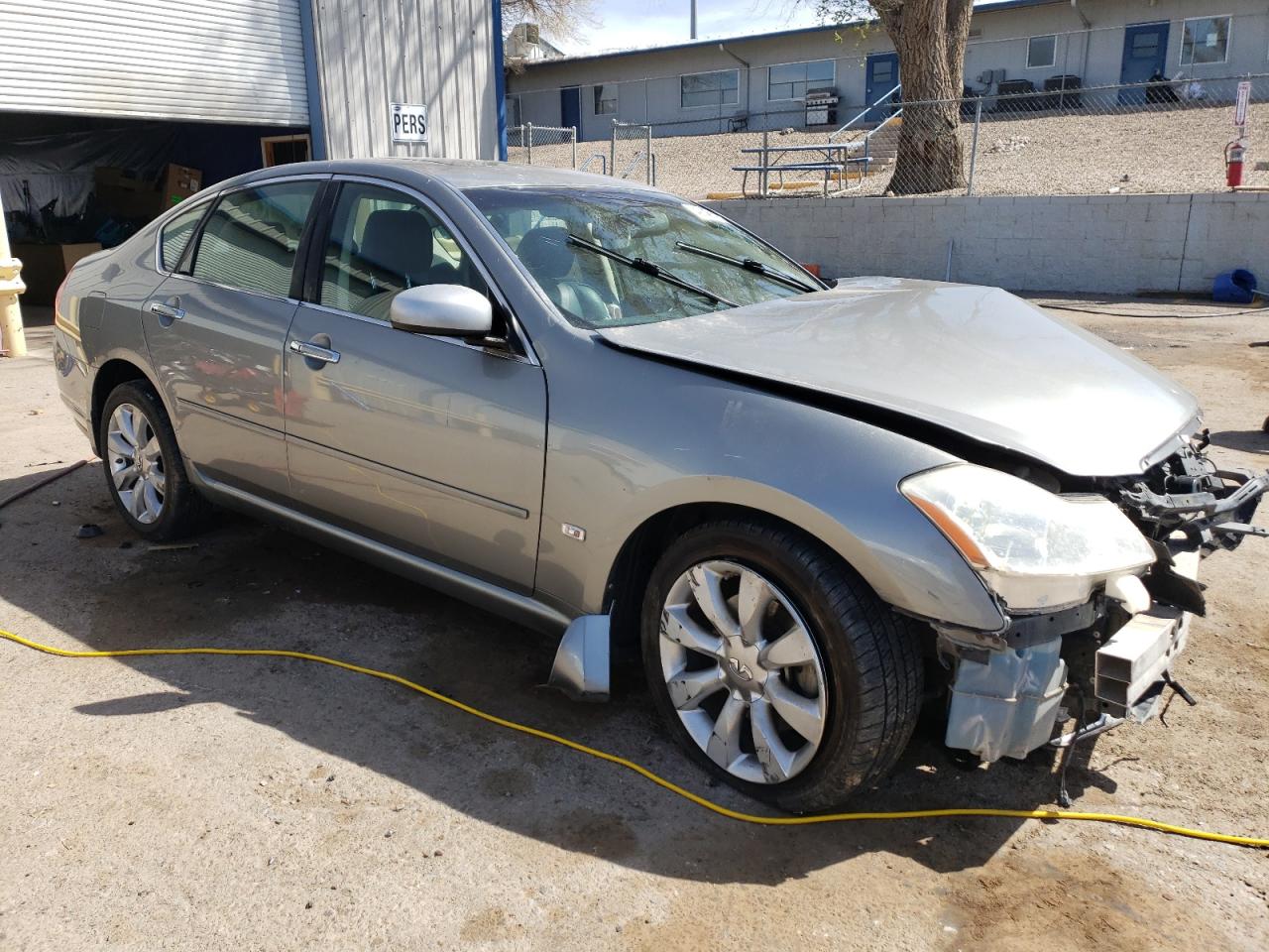 INFINITI M35 Base Image 9