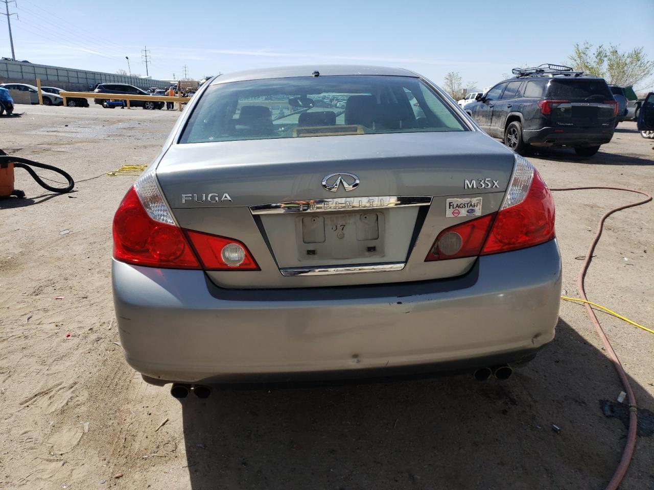 INFINITI M35 Base Image 4