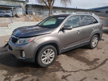  Salvage Kia Sorento