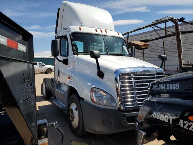  Salvage Freightliner Cascadia 1