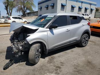  Salvage Nissan Kicks