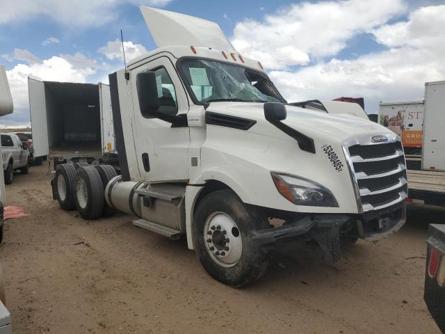  Salvage Freightliner Cascadia 1