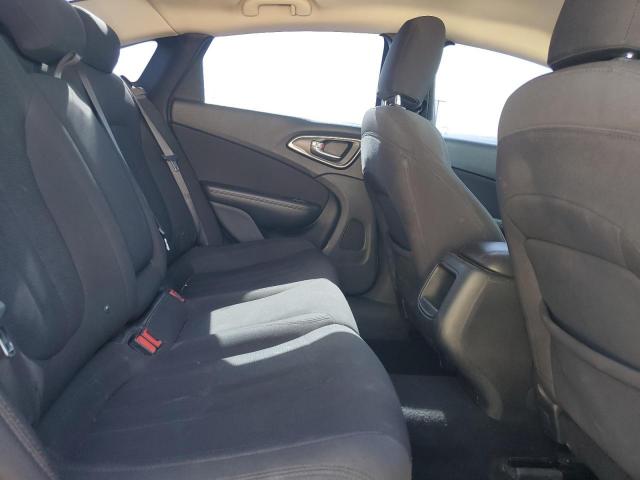 Chrysler 200 Limited Image 11