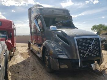  Salvage Volvo Vnl