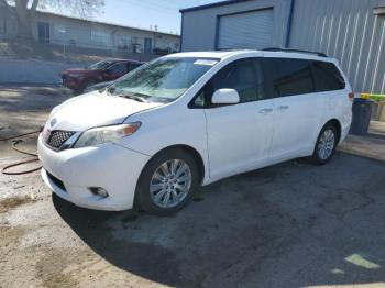  Salvage Toyota Sienna