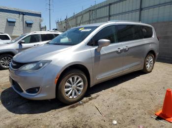  Salvage Chrysler Pacifica