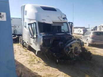  Salvage Volvo Vn