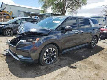 Salvage Kia Carnival