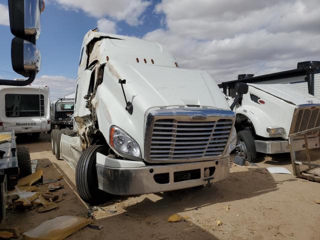  Salvage Freightliner Cascadia 1
