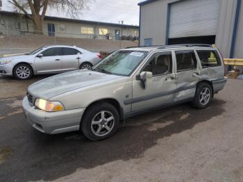 Salvage Volvo V70