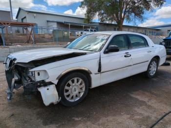  Salvage Lincoln Towncar