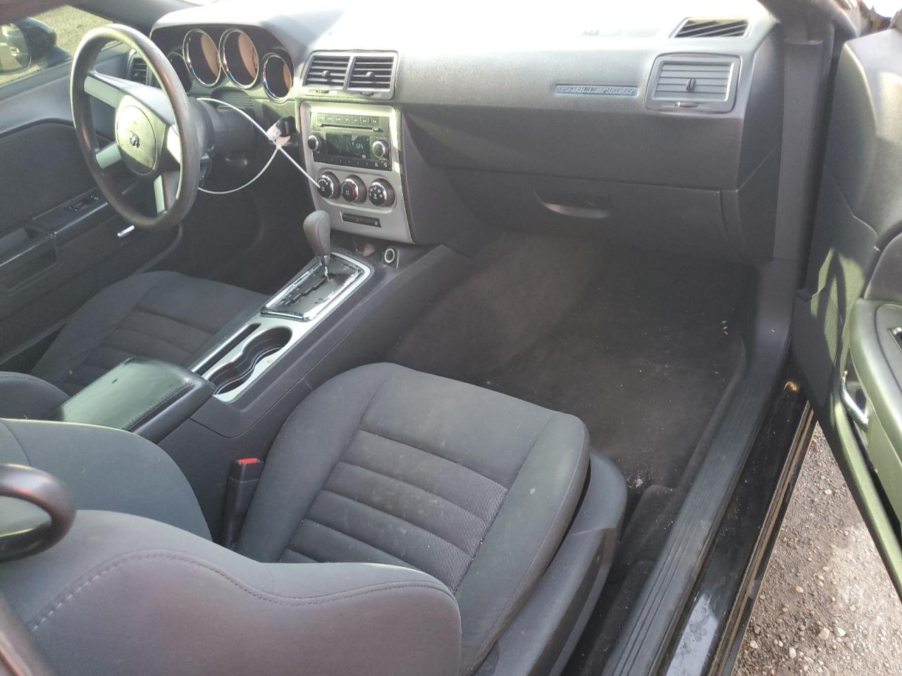 Dodge Challenger Se Image 3