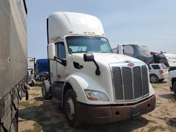 Salvage Peterbilt 579