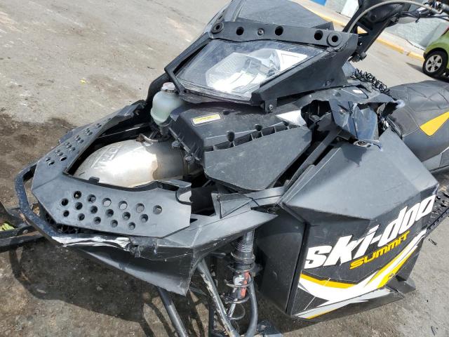 Ski-Doo Sumit Image 5