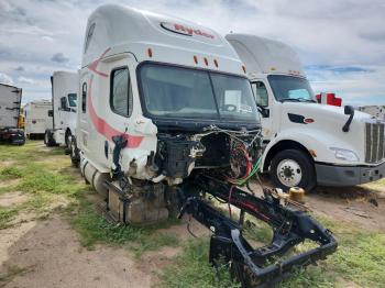  Salvage Freightliner Cascadia 1