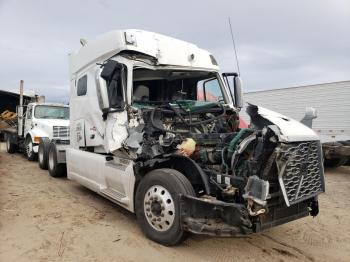  Salvage Volvo Vnl