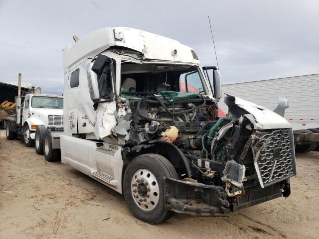  Salvage Volvo Vnl
